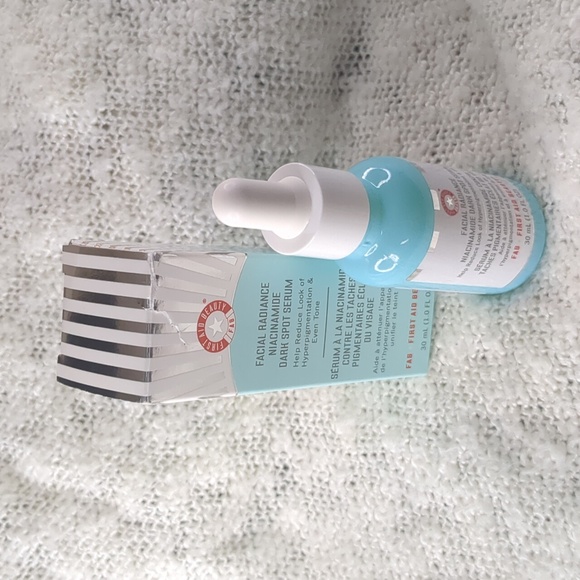 First Aid Beauty Facial Radiance Niacinamide Dark Spot Serum, 30ml/1.0f oz - Picture 16 of 16